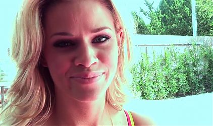 Nikki Hearts and Jessa Rhodes are lesbian teens